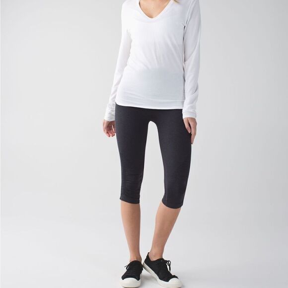Lululemon In The Flow Crop II in Heathered Deep Coal - Picture 1 of 11